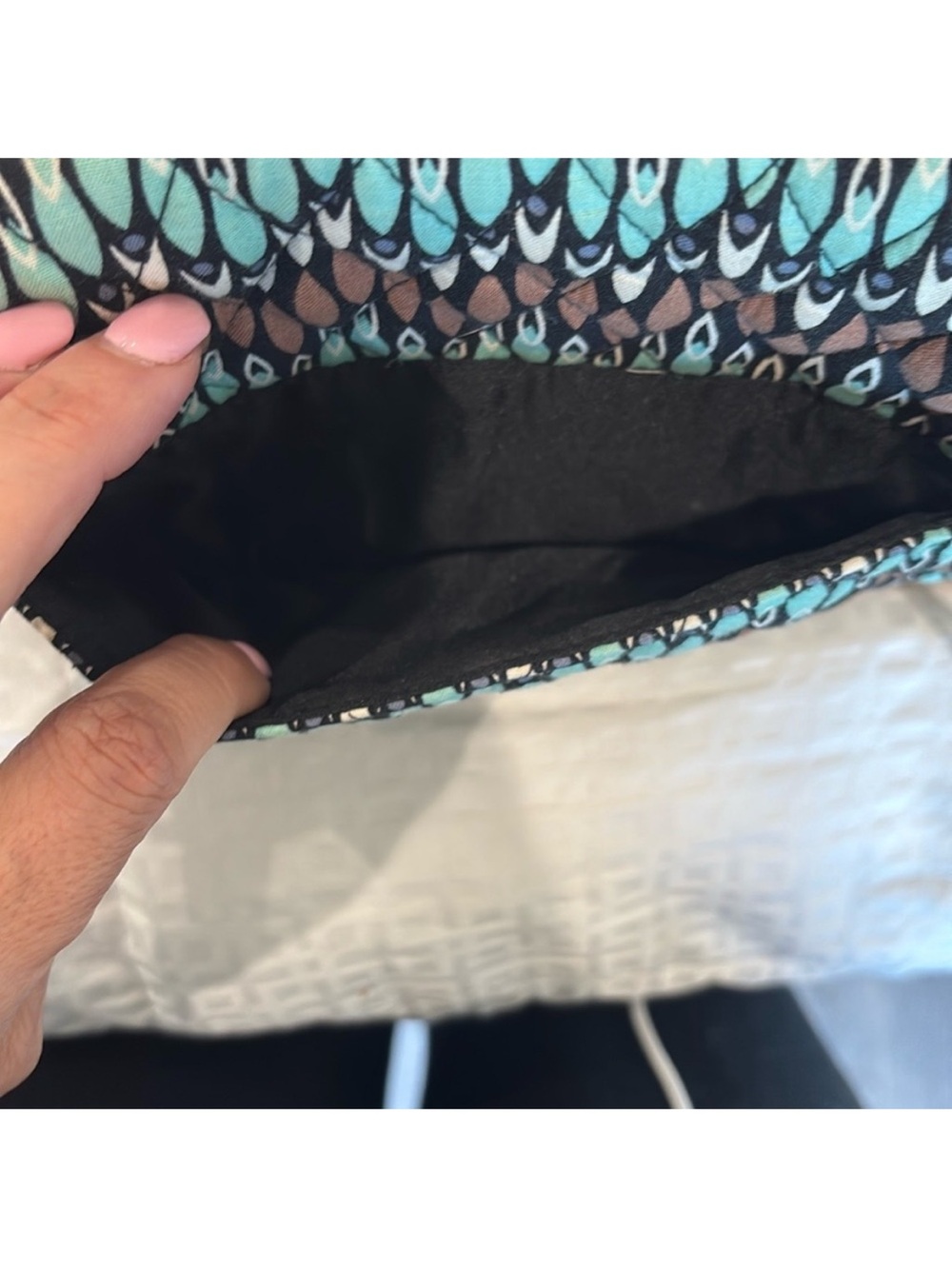 Beautiful Sierra Stream Vera Bradley Turn Lock Crossbody Bag - Picture 9 of 13